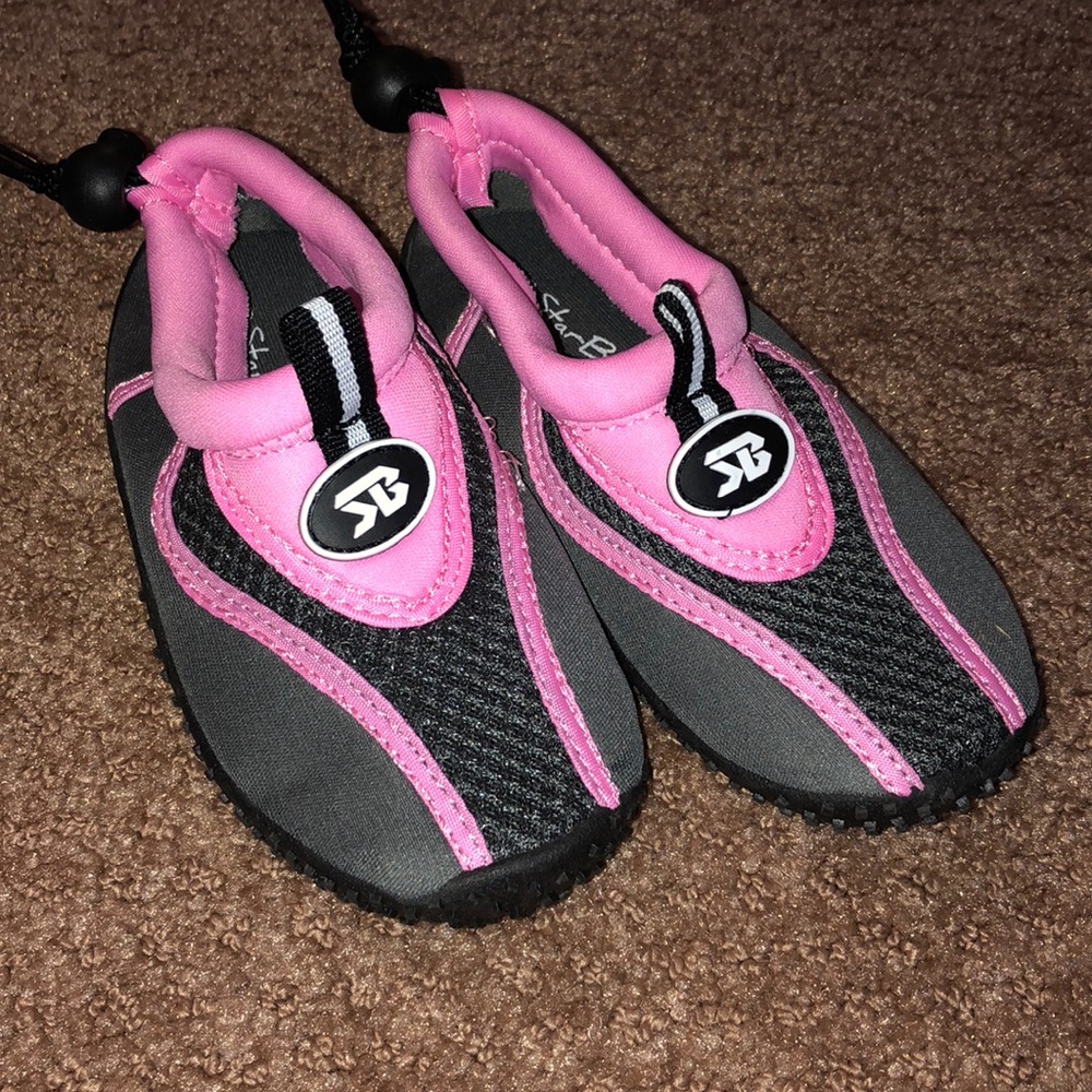 NWOT Girls Water Shoes Toddler Size 9